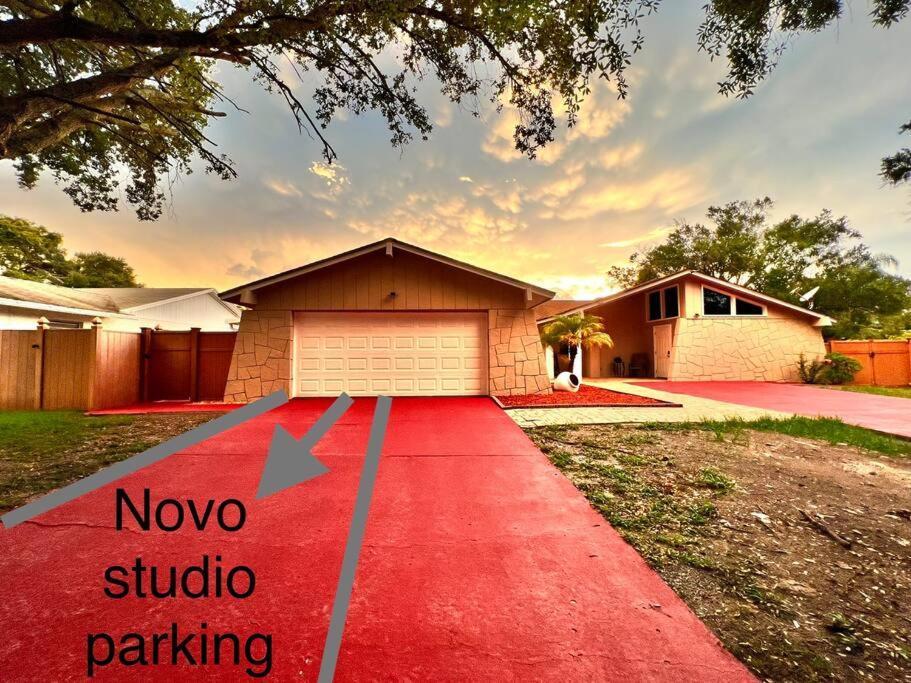 Grey Novo Studio + Free-Parking&Wifi Tampa Buitenkant foto